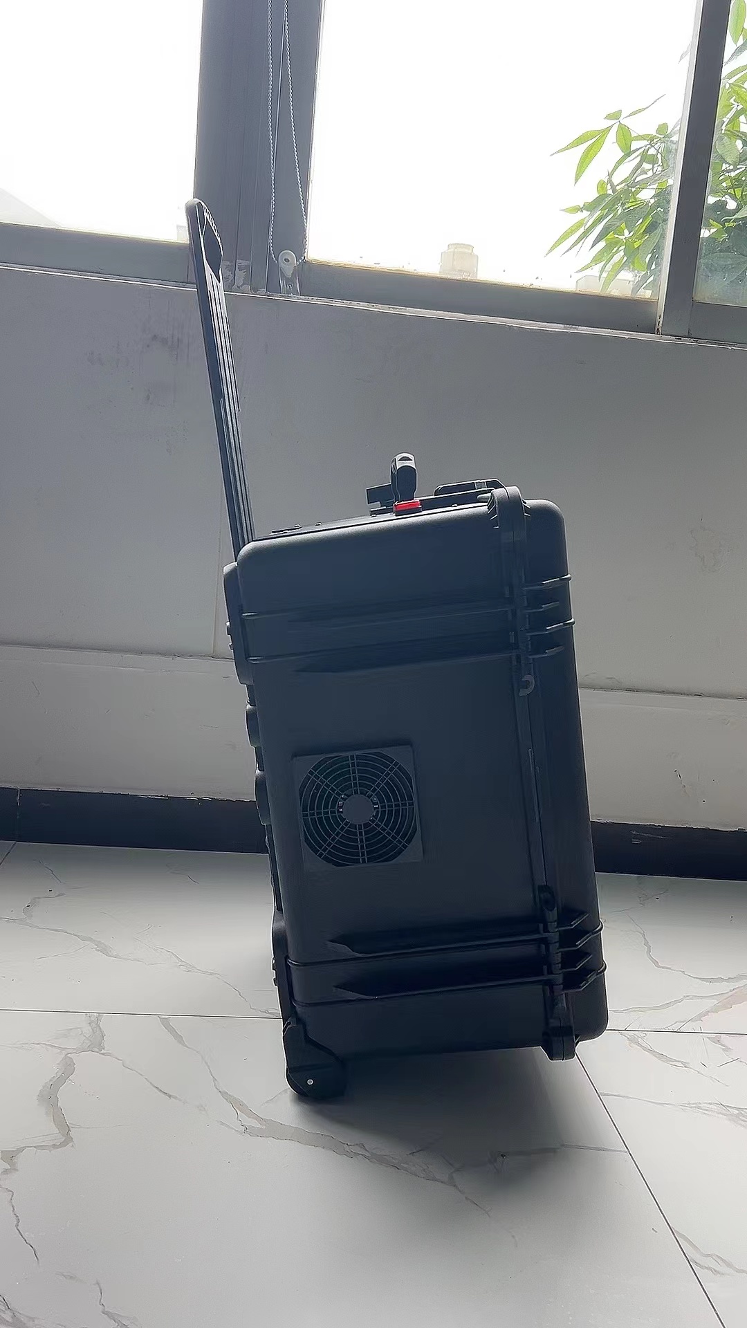 壤塘手拉箱型移动通信干扰器